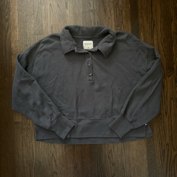 Abercrombie & Fitch Charcoal Button-Up Shirt - Picture 1 of 3